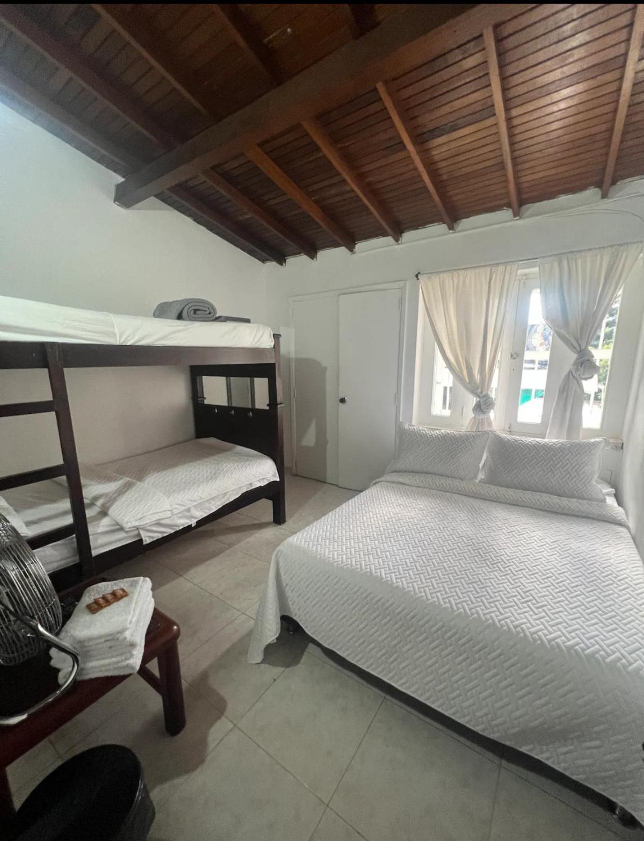 New Memphis Hostal Medellin Exterior photo