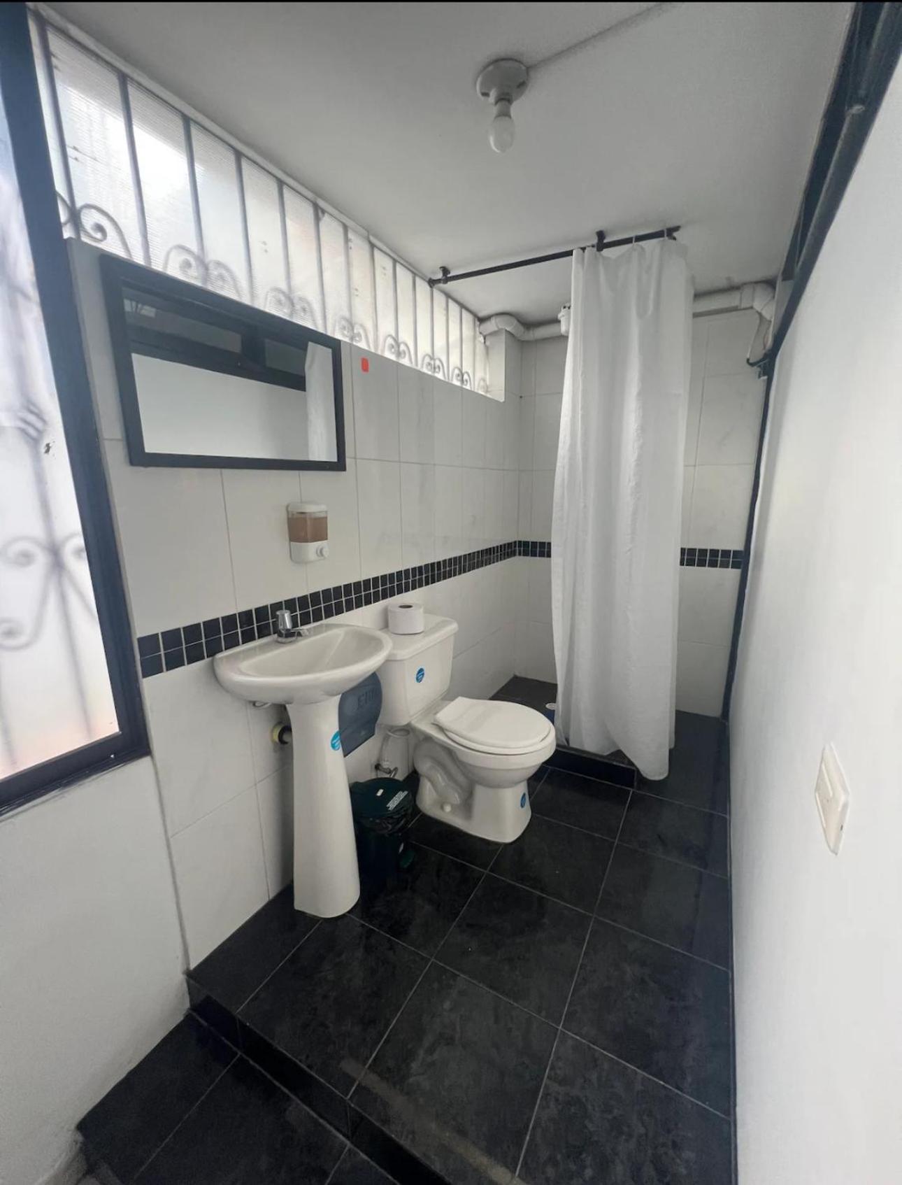 New Memphis Hostal Medellin Exterior photo